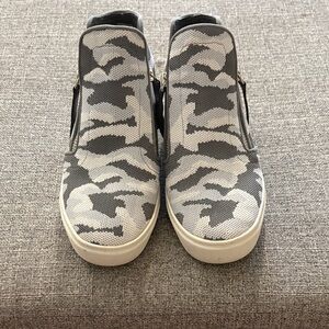 Steve Madden Gray & White Camo Slip-On Ankle Booties